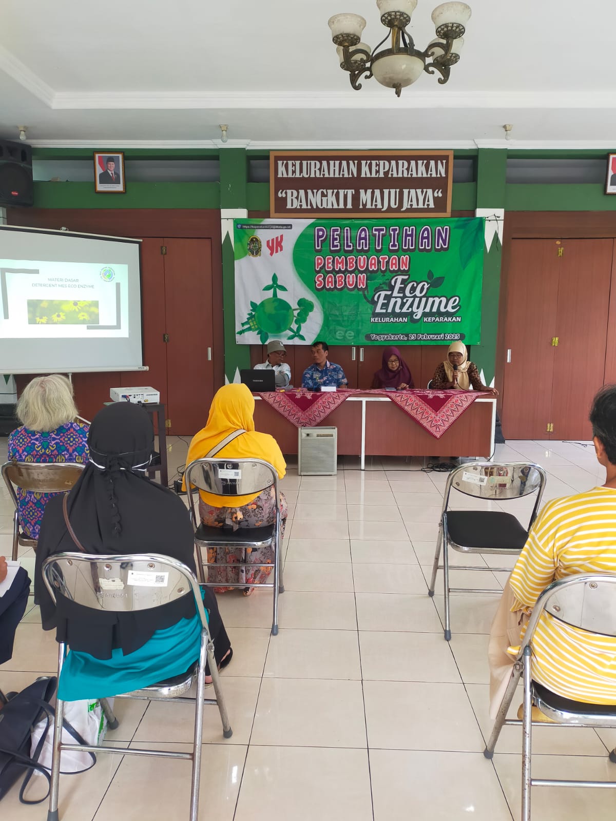 MENGOLAH SAMPAH LANJUTAN MELALUI PELATIHAN ECO ENZYME